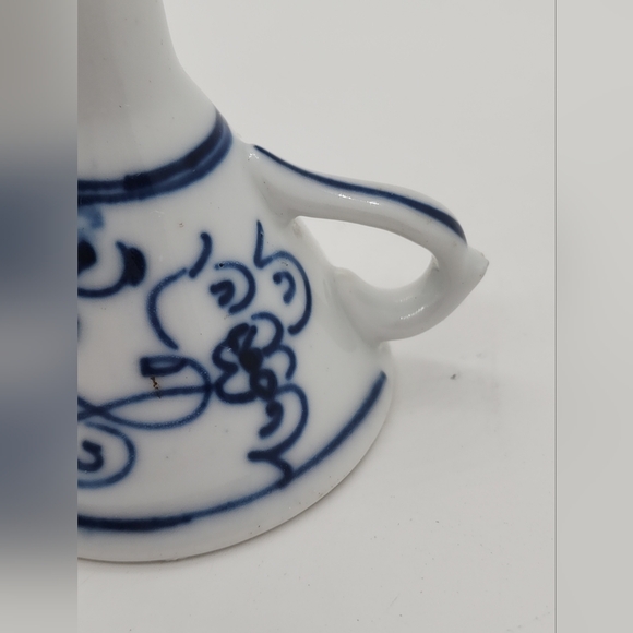 Antique White & Blue hand painted floral Porcelain Funnel with Handle, 4" Tall. - Picture 11 of 12